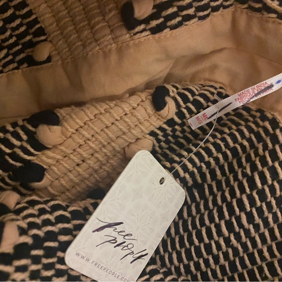 Fringed Tan and Black Sweater Poncho NWT - Picture 8 of 8